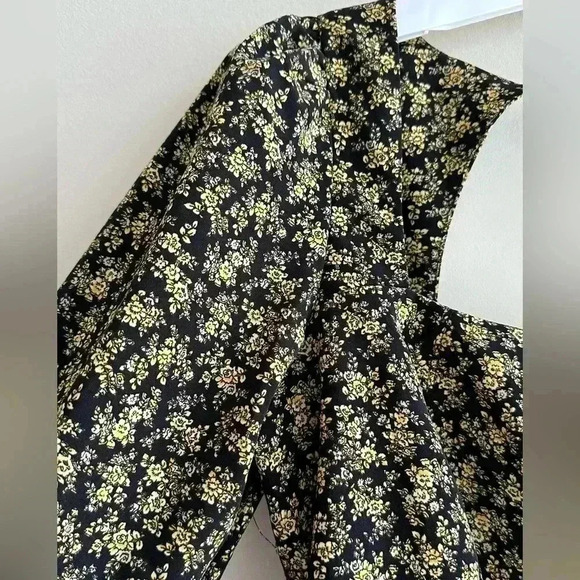 Levi's The Statement Top Slim Fit, Floral Print Puff Sleeve Top,Black/Yellow, M - Picture 7 of 16